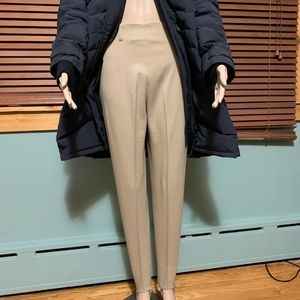 NWOT Women stretching pants by Victor Victoria. Size 40 (French)